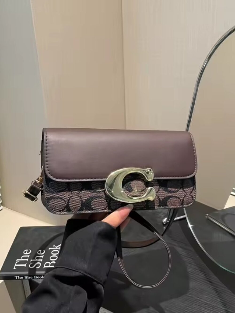Vintage floral bag clamshell messenger, crossbody, versatile handbag